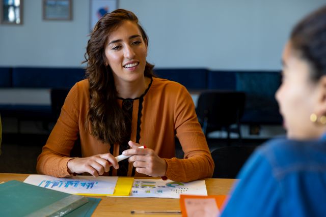 Langues et soft skills : pourquoi apprendre une langue booste votre carrière