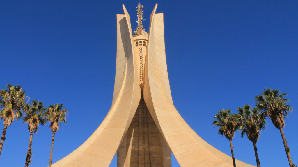 Photo du monument au martyrs d'Alger.